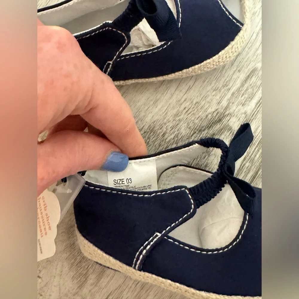 Gymboree baby girl, size 3, navy sandals new with tags